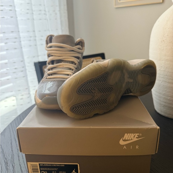 Jordan 11 Retro GS “Cool Grey” (2021) Size Y3.5 - Picture 2 of 10